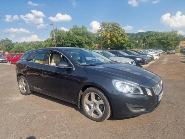 Volvo V60 2.0 D [D3] Kinetic